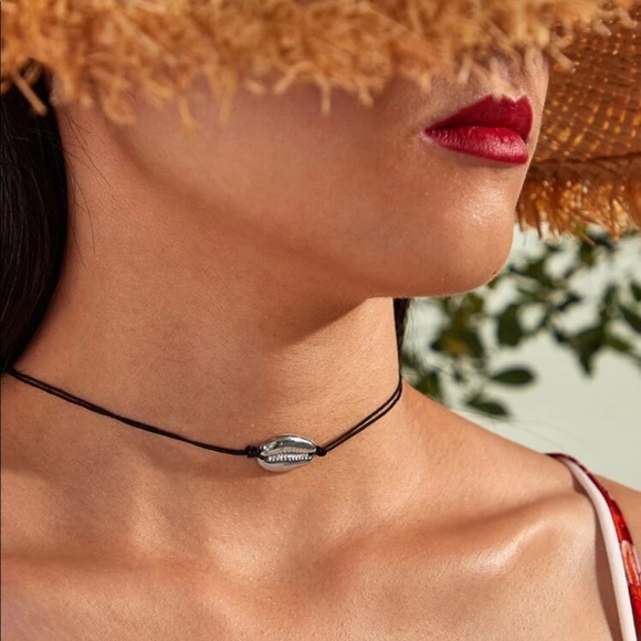 Jewelry - • Aspen • Simple Shell Choker